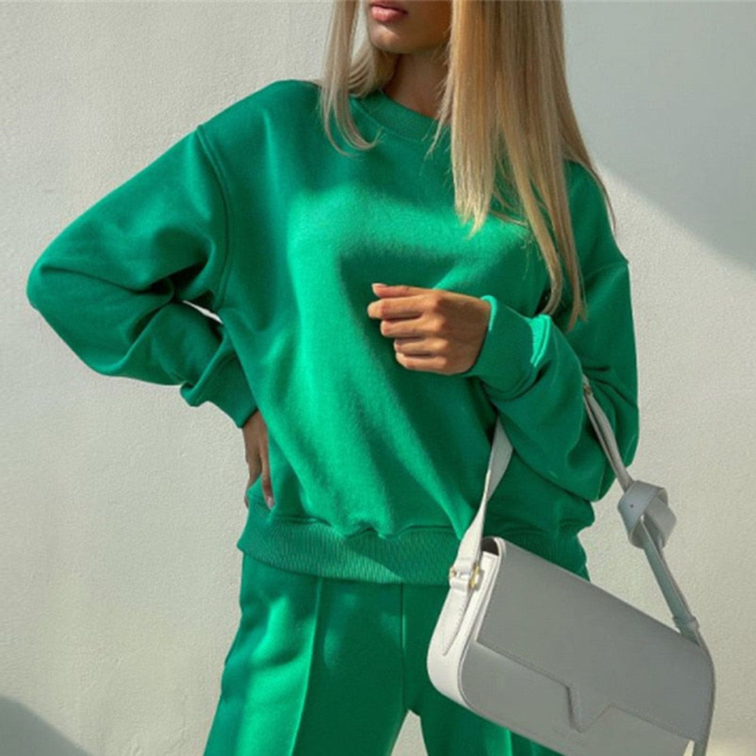 Women's two-piece tracksuit set