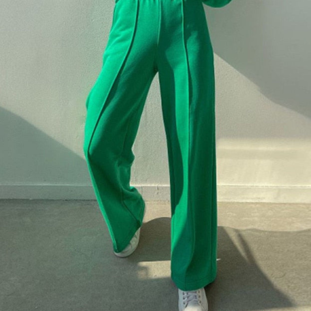 Women's two-piece tracksuit set