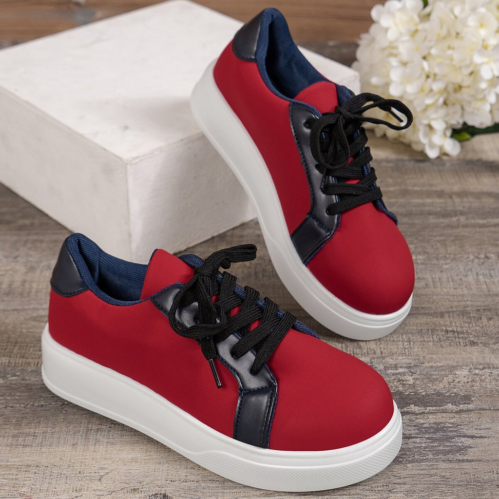 Women's two-tone low-top platform sneakers with lace-up front