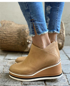 Women's urban slip-on boots with padded insole