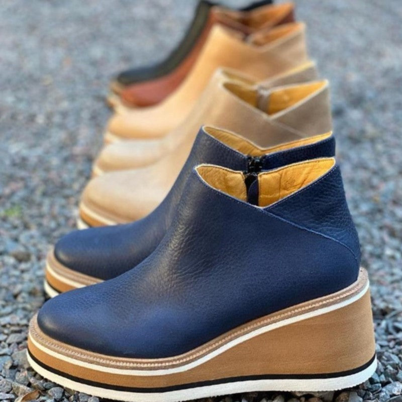 Women's urban slip-on boots with padded insole