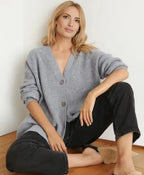 Women's V-neck cardigan with button fastening