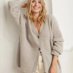 Women's V-neck cardigan with button fastening