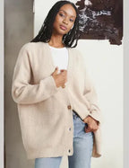 Women's V-neck cardigan with button fastening