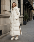 Women's windproof winter jacket with long sleeves