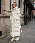 Women's windproof winter jacket with long sleeves