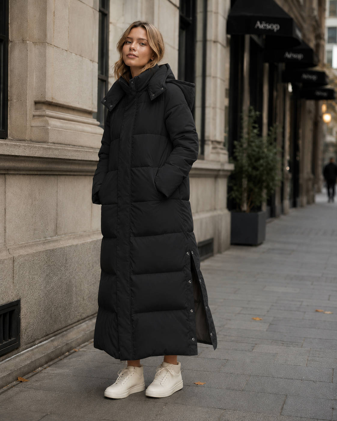 Women's windproof winter jacket with long sleeves